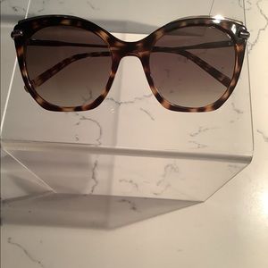 NWOT Calvin Klein women’s sunglasses